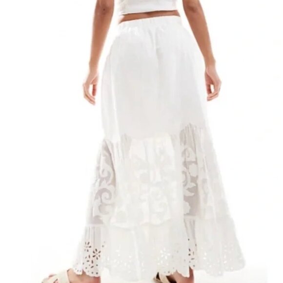 Abercrombie & Fitch Elevated Embroidered Maxi Skirt White Size Small - Picture 3 of 3